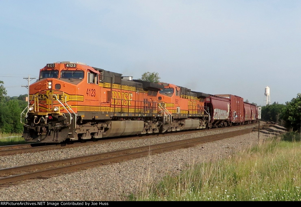 BNSF 4123 East